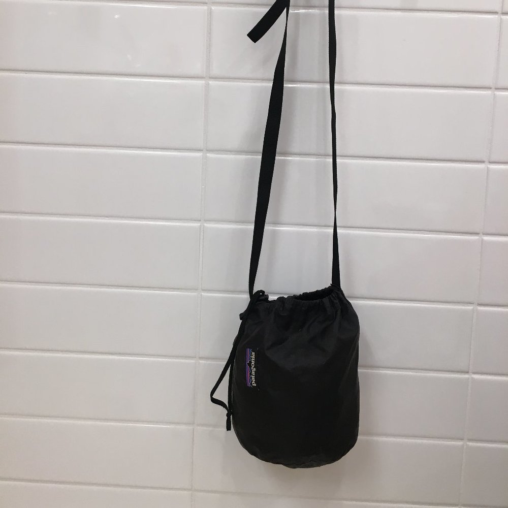 ***SOLD***Patagonia over shoulder travel bag